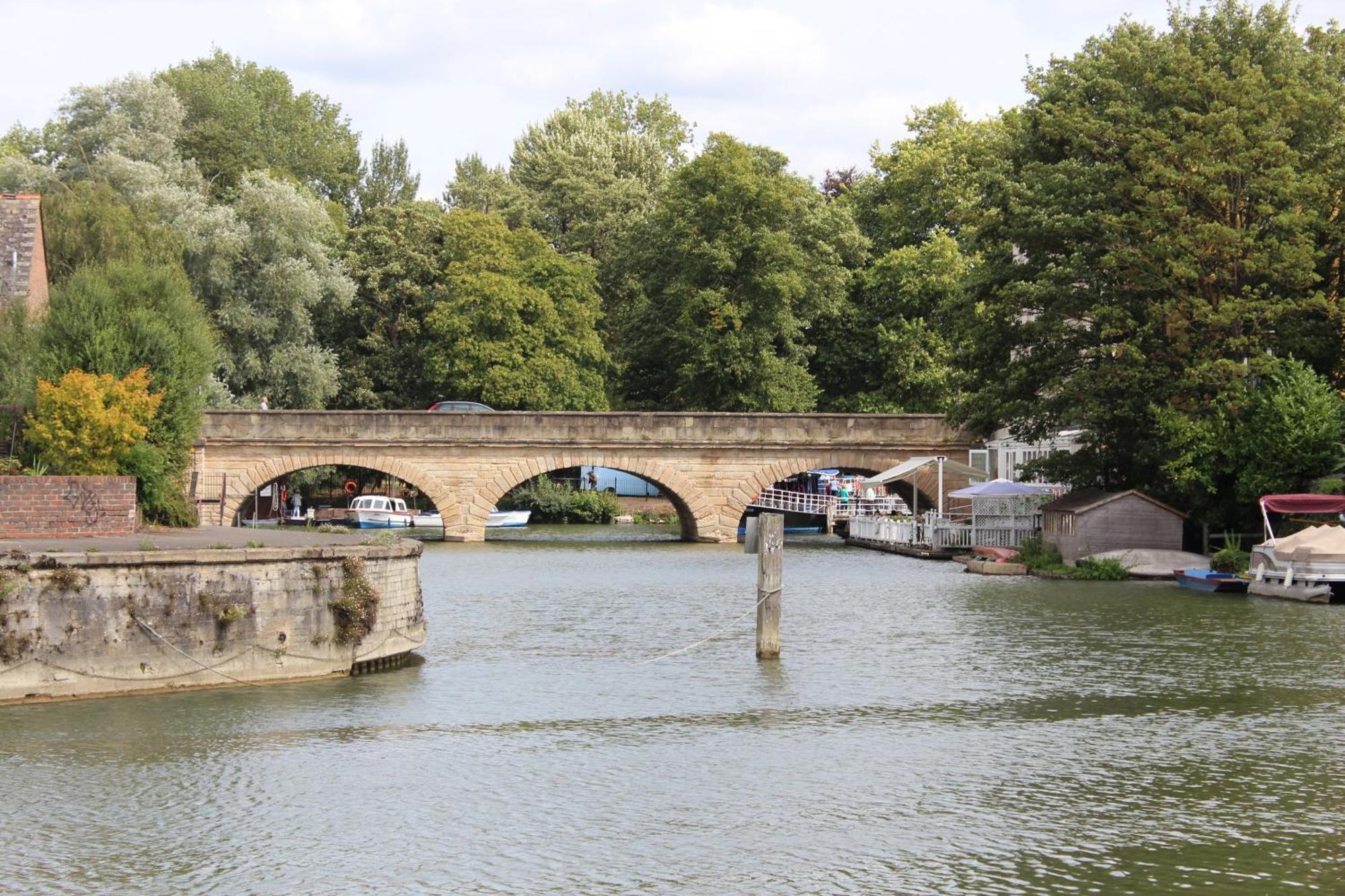 อ็อกซ์ฟอร์ด บีเอ็นบี Bed & Breakfast Kennington  ภายนอก รูปภาพ